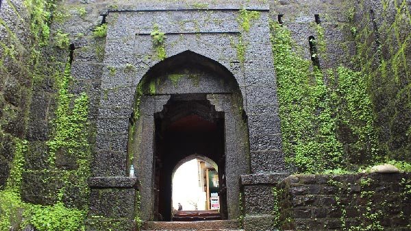 pratapgad fort